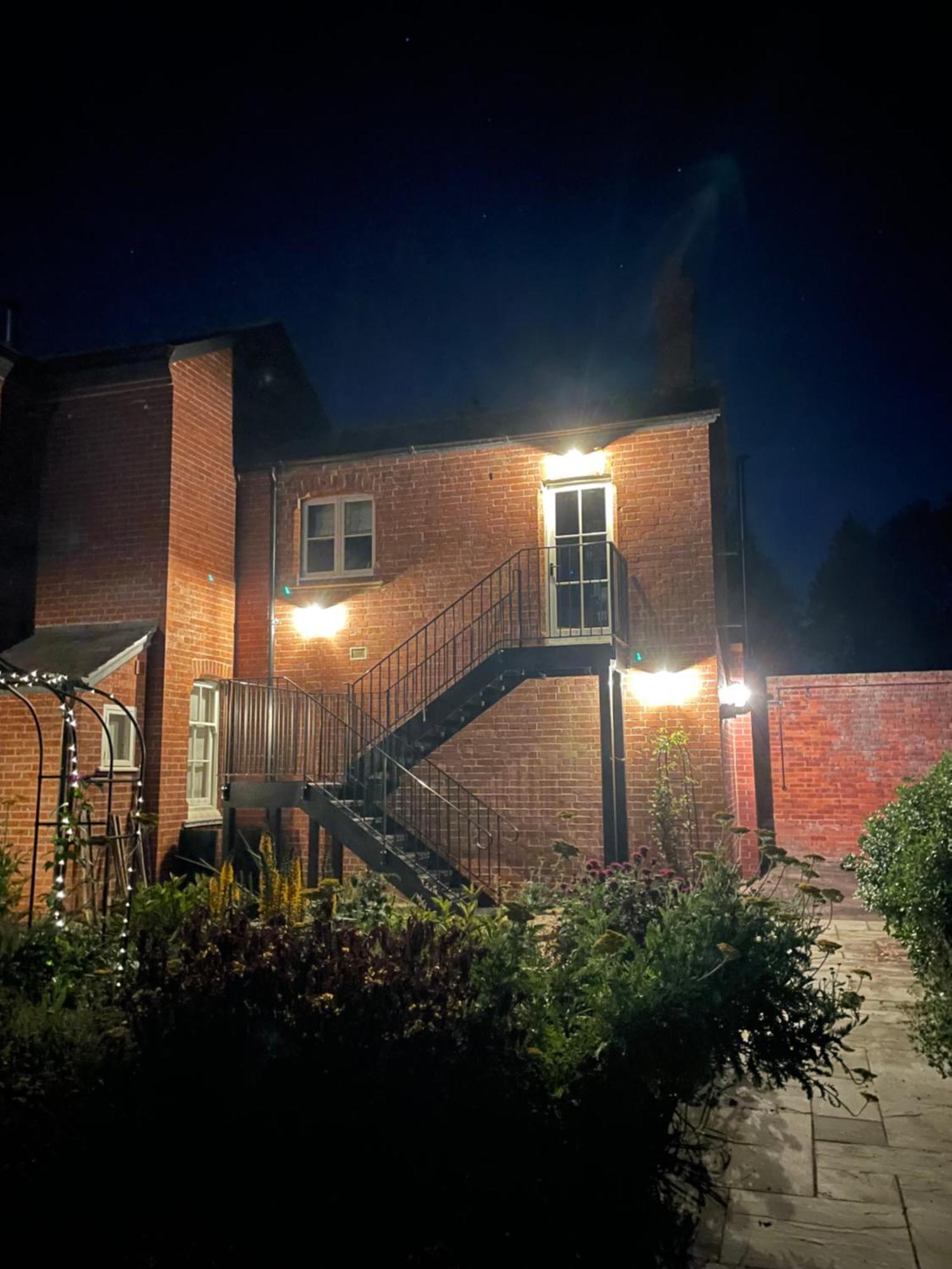 Cockloft Romantic Countryside Hideaway Bishops Cannings エクステリア 写真